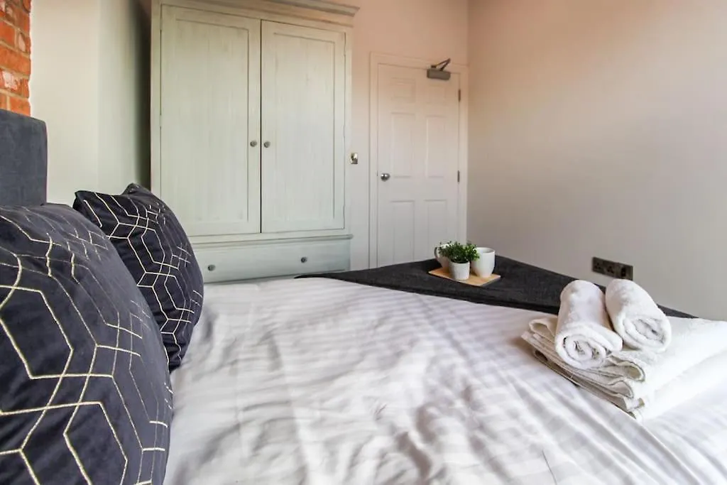 Spacious City Centre Lace Market Apartment Nottingham