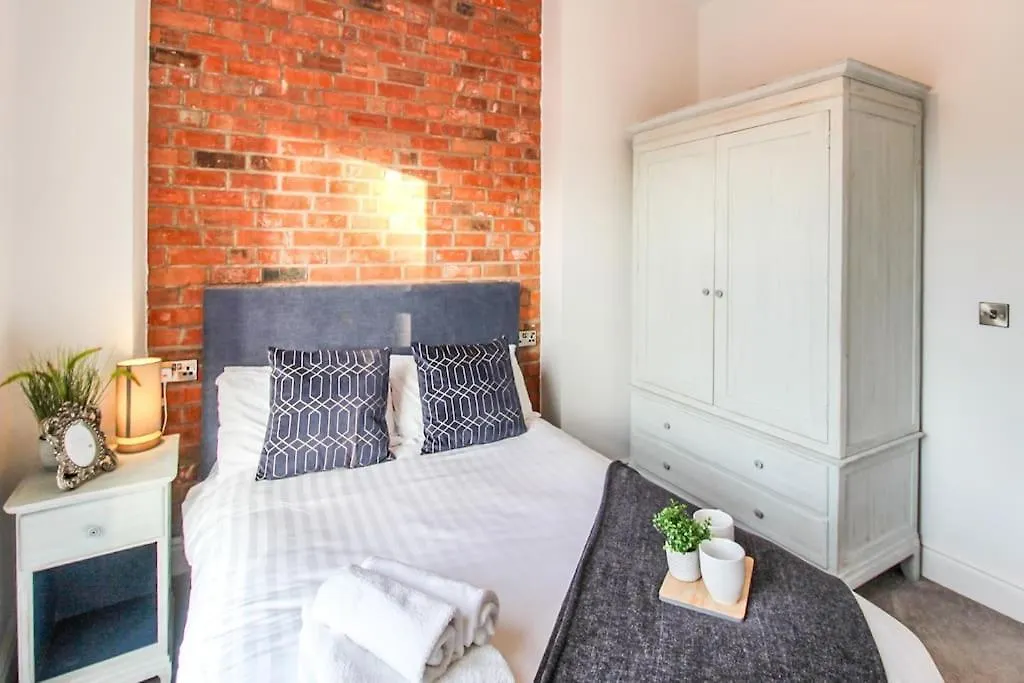 Spacious City Centre Lace Market Apartment Nottingham