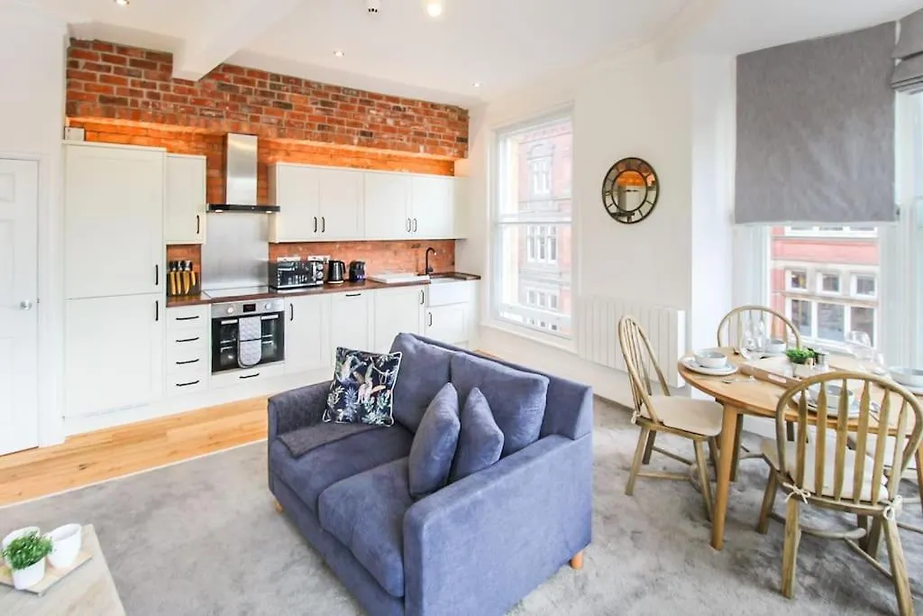 Spacious City Centre Lace Market Apartment Nottingham